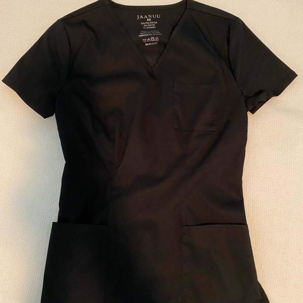 Jaanuu Scrub Top